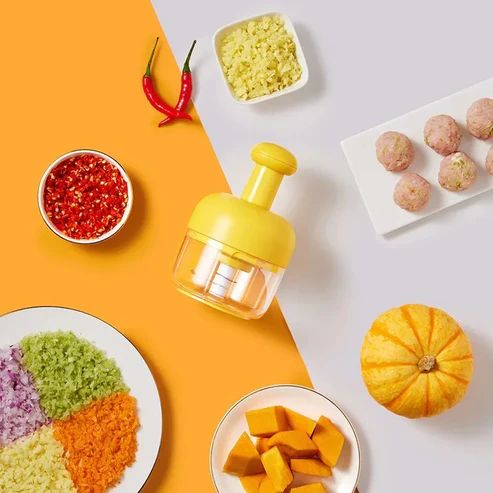 "Manual Garlic Press – Essential Kitchen Tool for Easy Garlic Mashing & Cooking Prep"