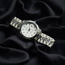Premium Fashion Timepiece 2025